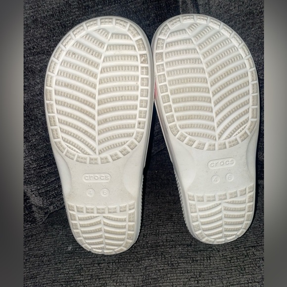 CROCS Size 6 women Stripes Slide Sandals - Blue, Red, and White - Picture 4 of 4